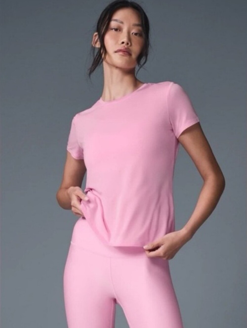 ALO YOGA ALL DAY SHORT SLEEVE TEE IN SWEET PINK